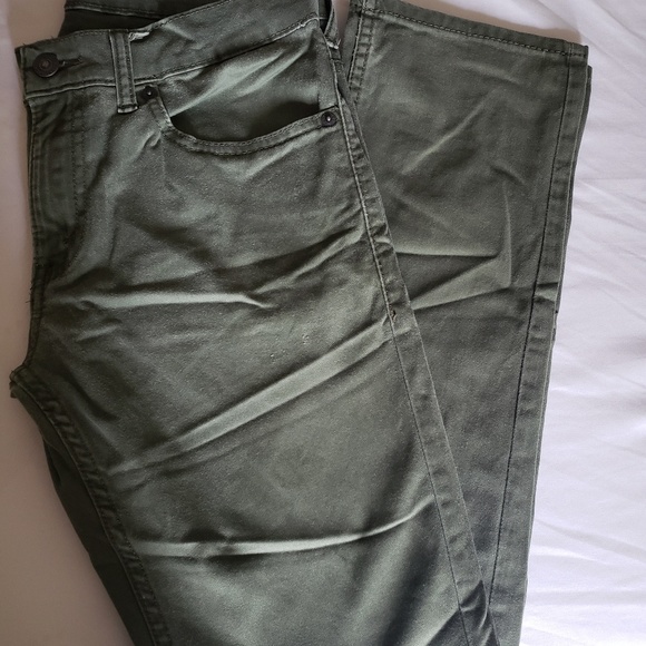 Levis - Picture 2 of 4